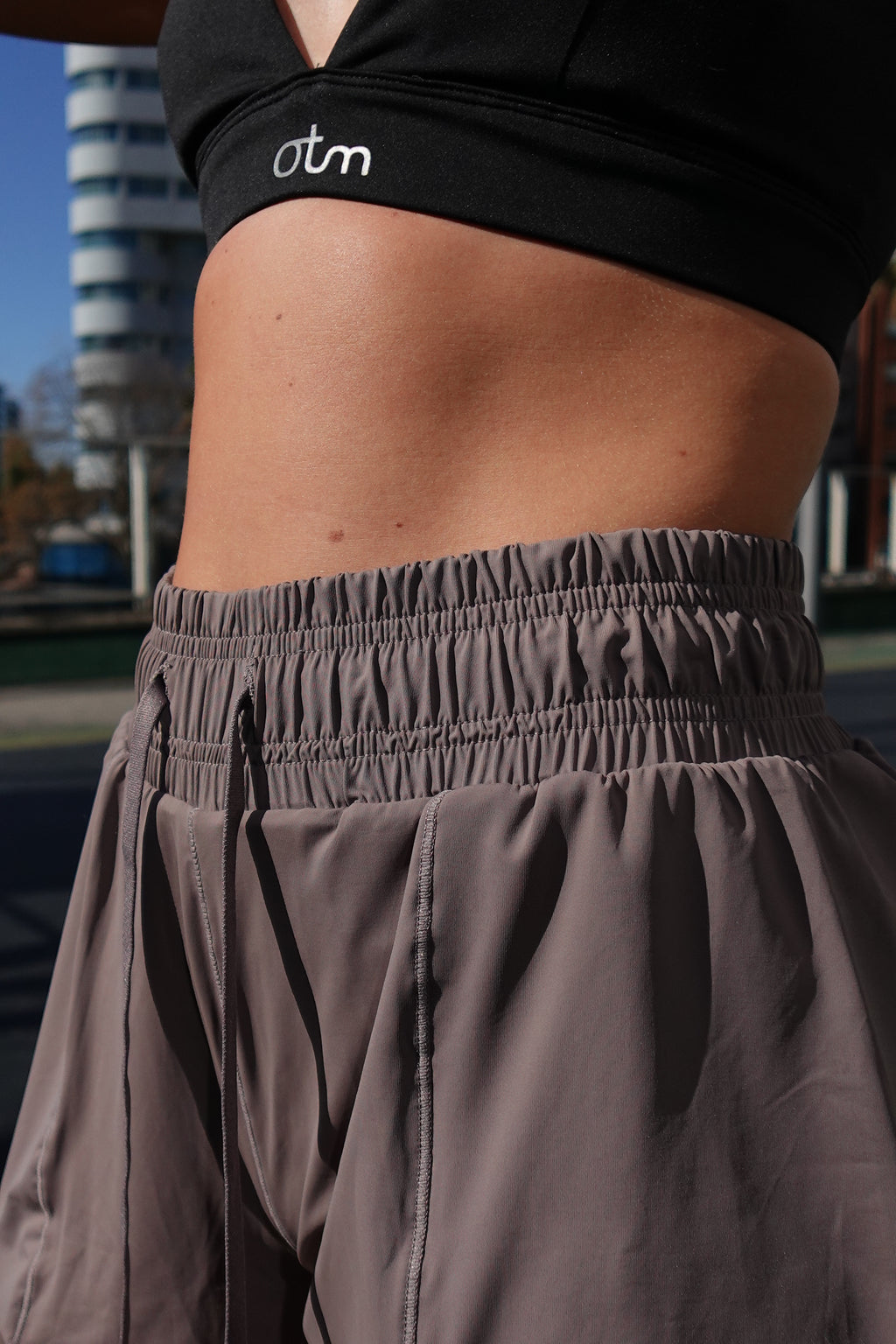 Hybrid Short - Tostado